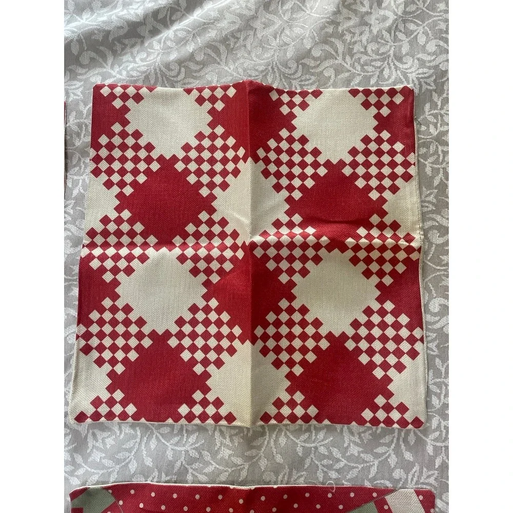 Set of 4 Festive Holiday Pillow‎ Covers (B45)